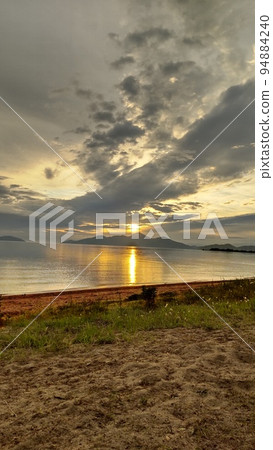 Morning glow of Lake Biwa Morning glow of Lake Biwa 94884240