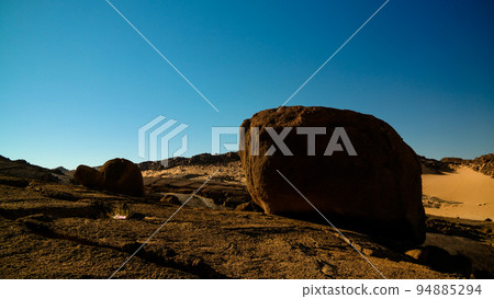 Boulder landscape near Djanet, Tassili, Algeria 94885294