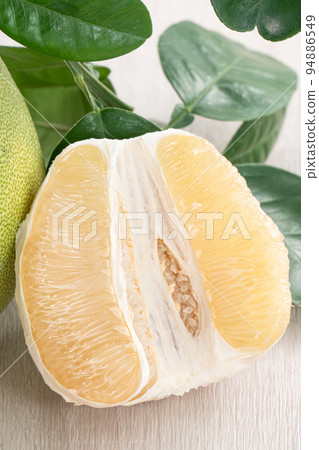 Pomelo Mid-Autumn Festival wood wooden background pomelo Mid-Autumn Festival ユズ ゆず Pomelo Mid-Autumn Festival wood wooden background pomelo Mid-Autumn Festival ユズ ゆず 94886549