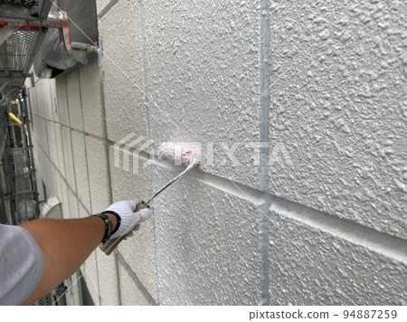 Exterior wall painting work 94887259