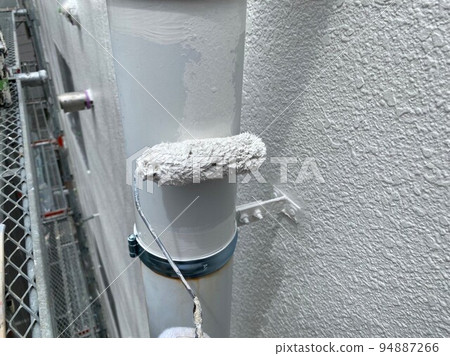 Rain gutter painting work Rain gutter painting work 94887266