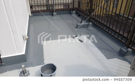 Top coat application 94887309