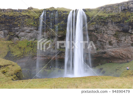 [Iceland] Seljalandsfoss 94890479