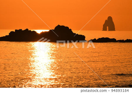 Evening view of Goto-nada, Kakuriki-nada, and Daikaku-nada 94893184