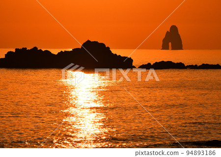 Evening view of Goto-nada, Kakuriki-nada, and Daikaku-nada 94893186