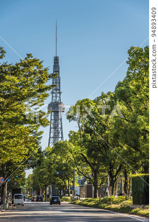 《愛知縣》名古屋市景 綠樹成蔭的久屋大通公園和名古屋電視塔 94893409
