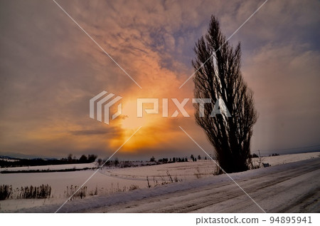 Kenmeri and the sun in the middle of winter Kenmeri and the sun in the middle of winter 94895941