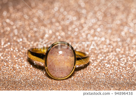 Gold ring with strawberry quartz Gold ring with strawberry quartz 94896438