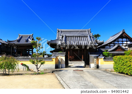 [Hiroshima Prefecture] Mannenji Temple in sunny weather 94901442