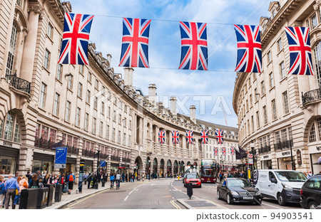 Regent Street, London *partially soft focus Regent Street, London *partially soft focus 94903541