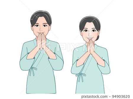 An elderly couple wearing Japanese clothes 94903620