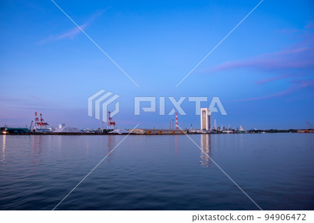 Yokkaichi Port and Port Building in a summer morning Yokkaichi Port and Port Building in a summer morning 94906472