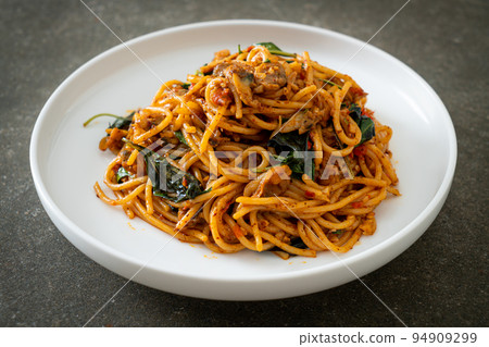 Stir Fried Spaghetti with Clam and Chilli Paste 94909299