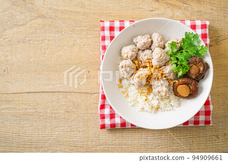 Dried Rice Porridge with Boiled Pork Bowl Dried Rice Porridge with Boiled Pork Bowl 94909661