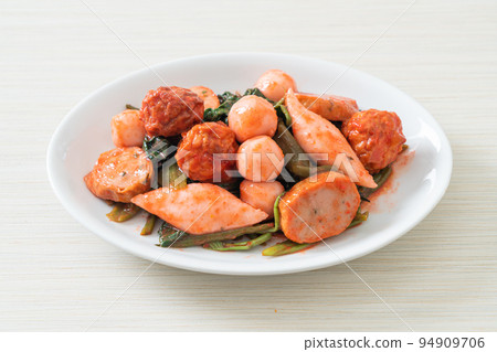 Stir Fried Fish Balls with Yentafo Sauce Stir Fried Fish Balls with Yentafo Sauce 94909706