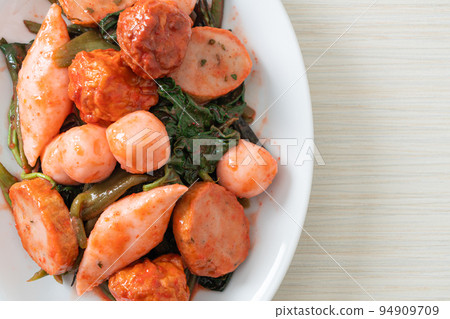 Stir Fried Fish Balls with Yentafo Sauce 94909709