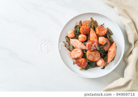 Stir Fried Fish Balls with Yentafo Sauce Stir Fried Fish Balls with Yentafo Sauce 94909718