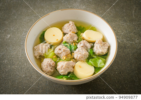 Clear Soup with Tofu and Minced Pork Clear Soup with Tofu and Minced Pork 94909877
