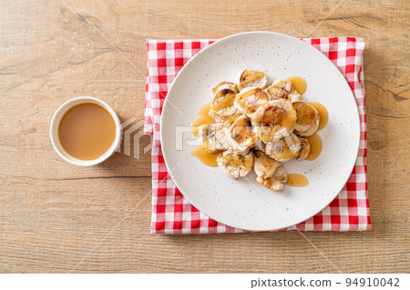 Grills Banana with Caramel Sauce 94910042