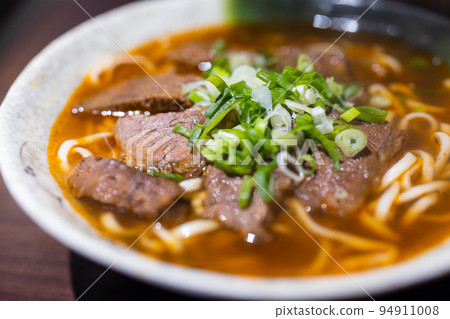 Taiwan braised beef noodle soup Taiwan braised beef noodle soup 94911008