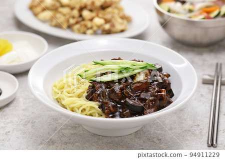Jajangmyeon and tangsuyuk 94911229