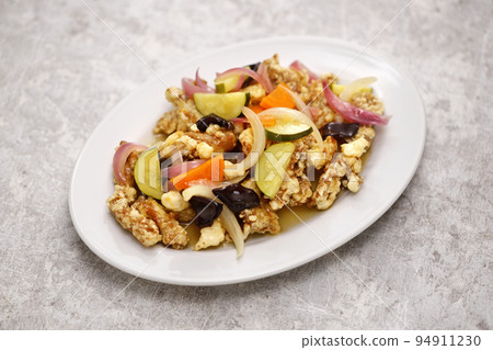 Tansuyuk (Korean style sweet and sour pork, sauce version) 94911230