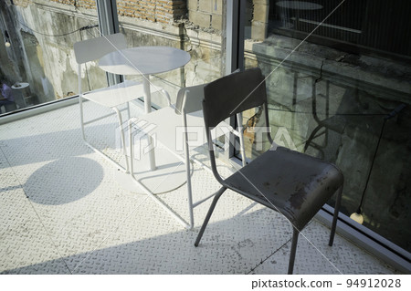 Minimal grunge style decoration of indy coffee shop 94912028