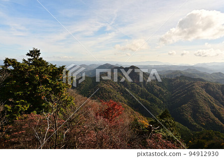 塔基山秋葉 塔基山秋葉 94912930