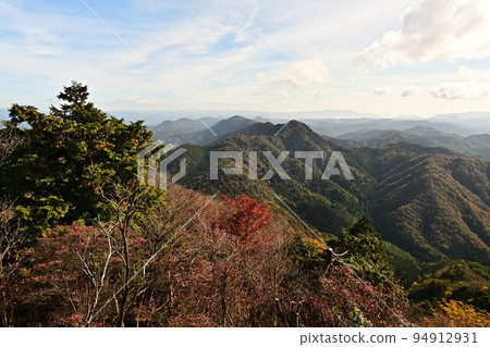 塔基山秋葉 塔基山秋葉 94912931