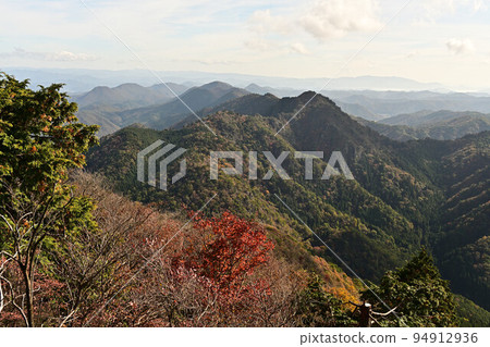塔基山秋葉 塔基山秋葉 94912936