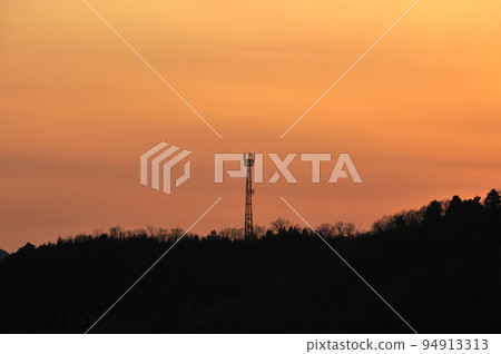 The sky dyed in the sunset and the radio tower The sky dyed in the sunset and the radio tower 94913313
