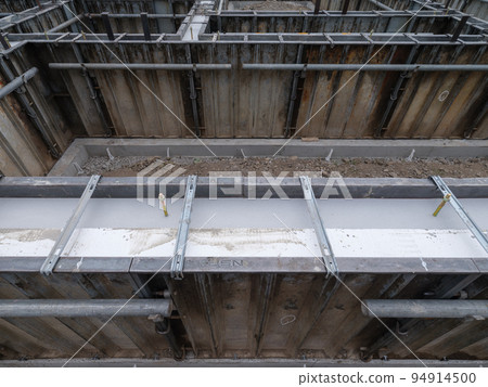 Foundation construction of a highly airtight house with northern country specifications that is warm even in winter 94914500