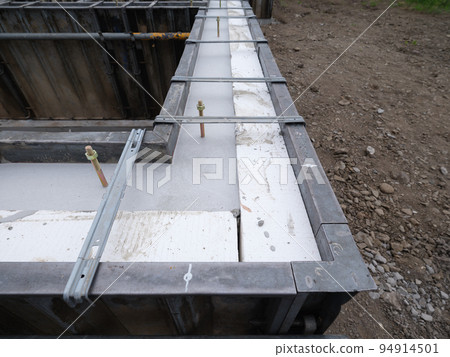 Foundation construction of a highly airtight house with northern country specifications that is warm even in winter 94914501