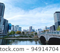 從中之島公園看到的中央公會堂 94914704