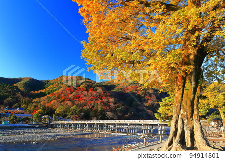 [京都府]秋天的顏色嵐山Togetsukyo 94914801