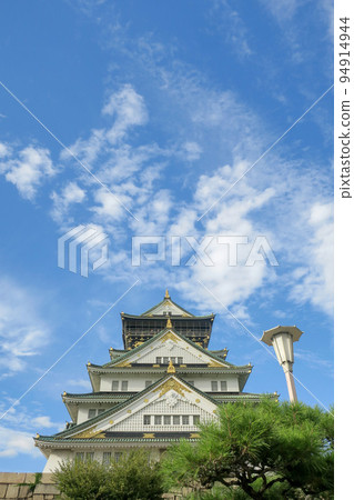 Osaka-Osaka Castle bathed in the afternoon sun Osaka-Osaka Castle bathed in the afternoon sun 94914944