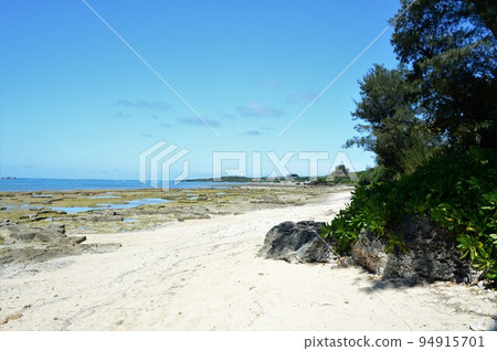 讀谷海,海灘,岩石區,藍天 讀谷海,海灘,岩石區,藍天 94915701