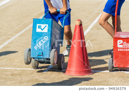 Preparation for athletic meet: White line Preparation for athletic meet: White line 94916379