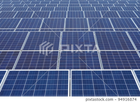 一排太陽能電池板 一排太陽能電池板 94916874