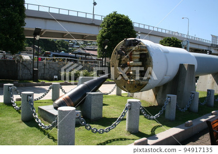 Visit Verny Park where the Mutsu main gun is on display Visit Verny Park where the Mutsu main gun is on display 94917135