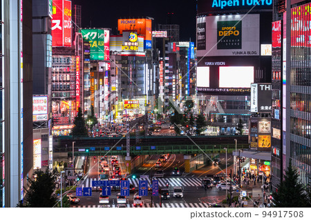 《東京》夜新宿歌舞伎町/娛樂區 94917508