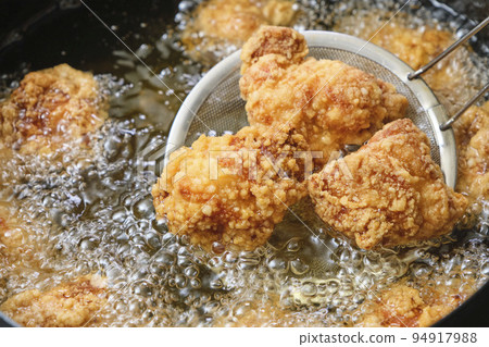 Deep-fried chicken Net net 3 deep-fried foods Deep-fried from soy sauce 94917988