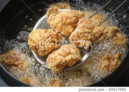 Deep-fried chicken Net net scooping 4 deep-fried foods Deep-fried from soy sauce Deep-fried chicken Net net scooping 4 deep-fried foods Deep-fried from soy sauce 94917990