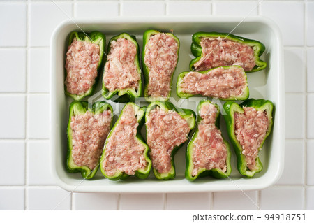 Stuffed peppers during cooking Stuffed peppers during cooking 94918751