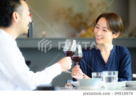 A couple's anniversary image Cheers 94918979