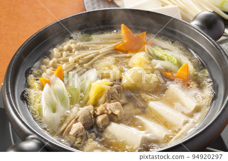 一個火鍋的形象 94920297