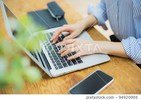 遠程辦公 客廳 個人電腦 94920908