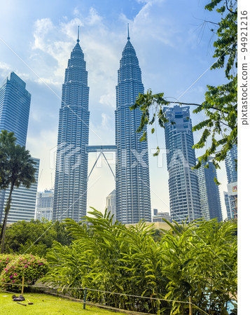從吉隆坡 KLCC 公園/馬來西亞看到的雙子塔 94921216