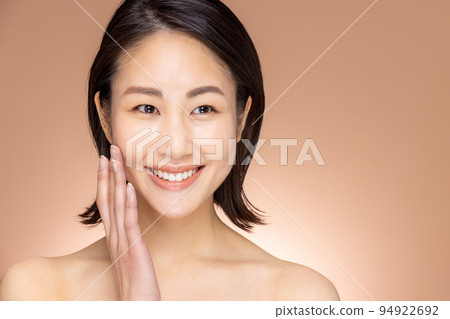 Beautiful woman Beautiful woman 94922692