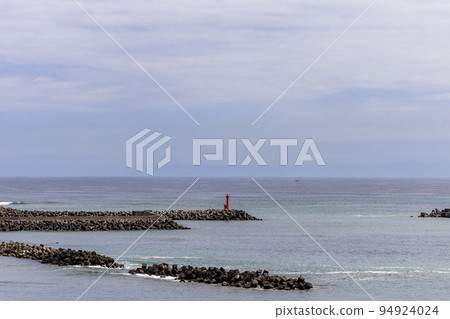 Lighthouse at Kawarago Port, Hitachi City, Ibaraki Prefecture 94924024